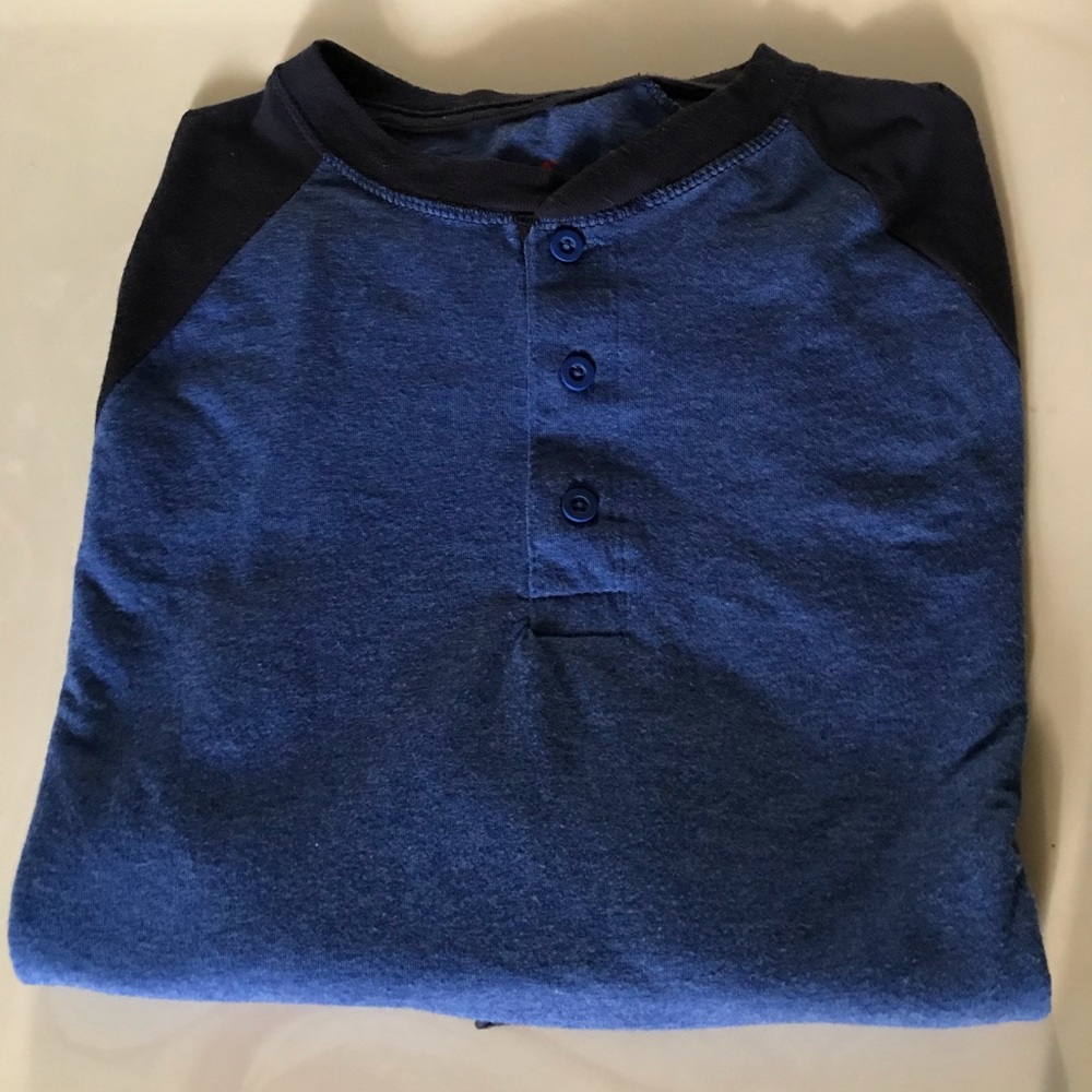 Hanes t-shirt